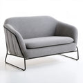 Szara sofa dwuosobowa z czarną stalową podstawą, 140 x 82 x 75 cm