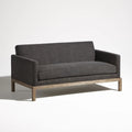 Dwuosobowa sofa grafitowa z tapicerką poliestrową i drewnianym stelażem 140 × 80 × 80 cm